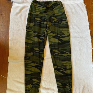 Camo leggings